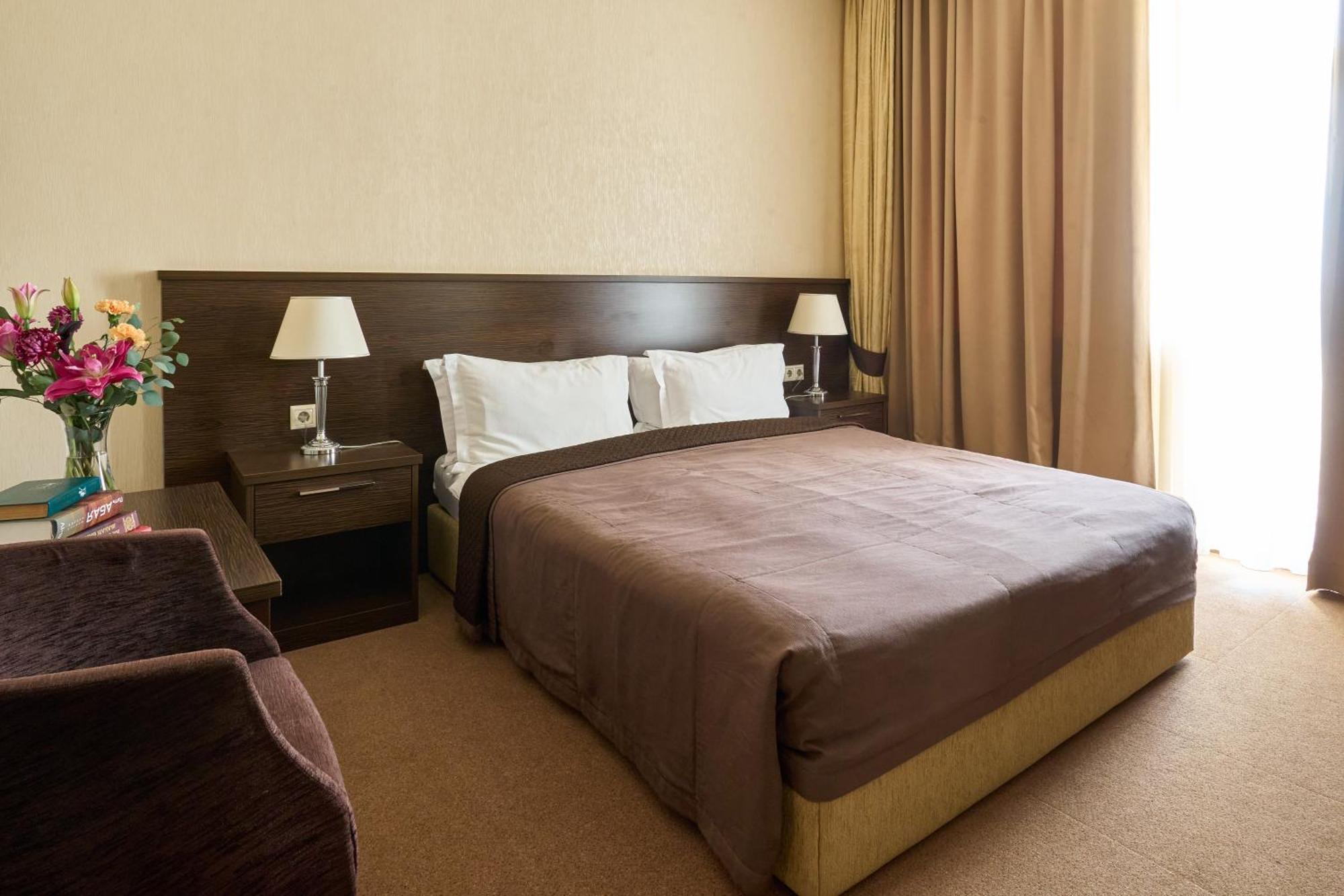 Kainar Hotel Sjymkent Exteriör bild