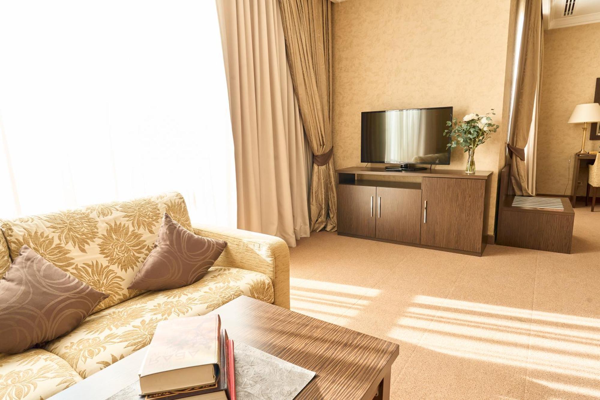 Kainar Hotel Sjymkent Exteriör bild