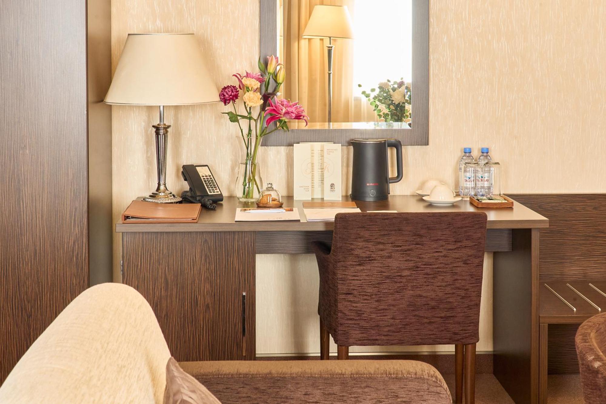 Kainar Hotel Sjymkent Exteriör bild