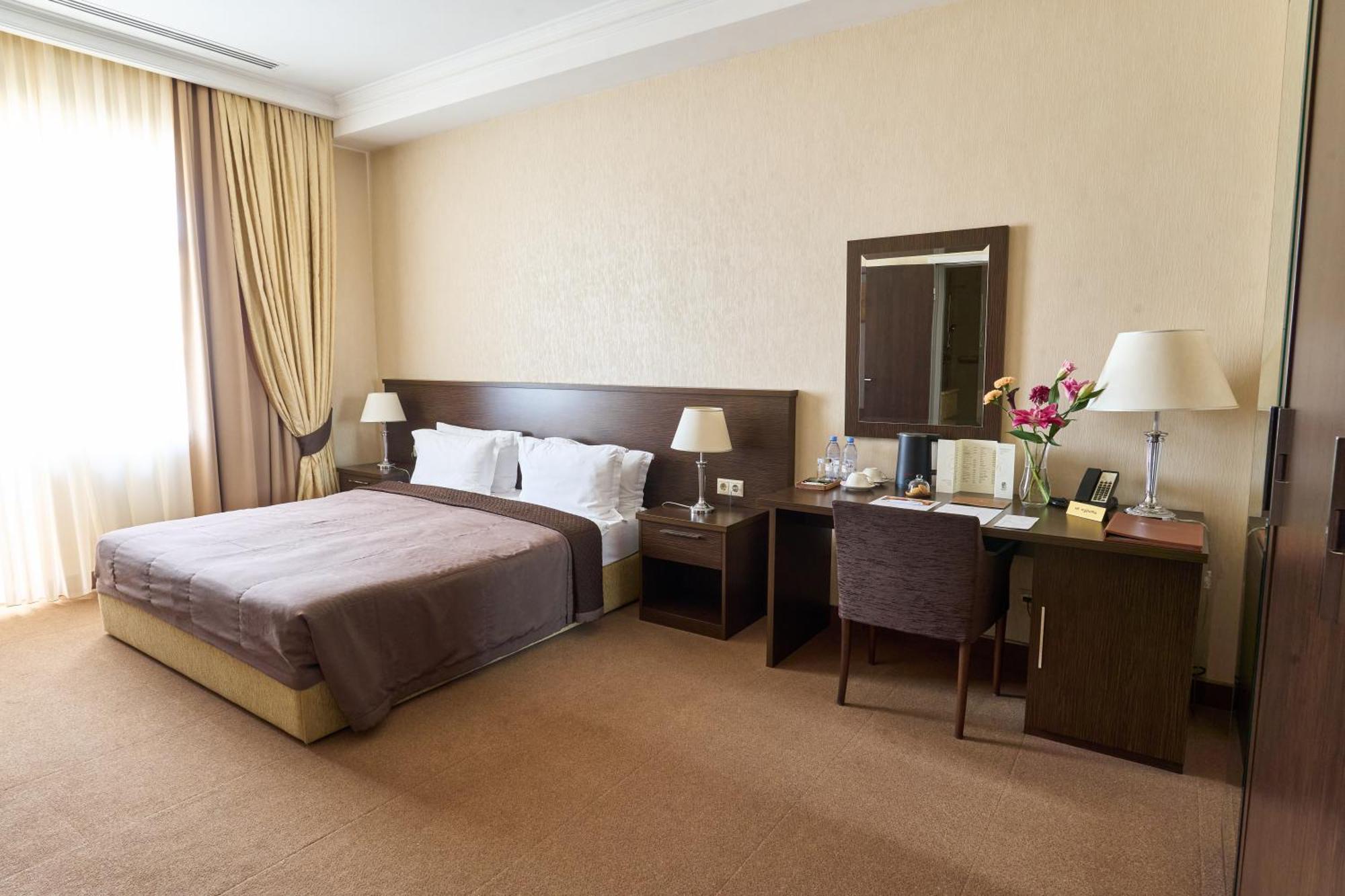 Kainar Hotel Sjymkent Exteriör bild