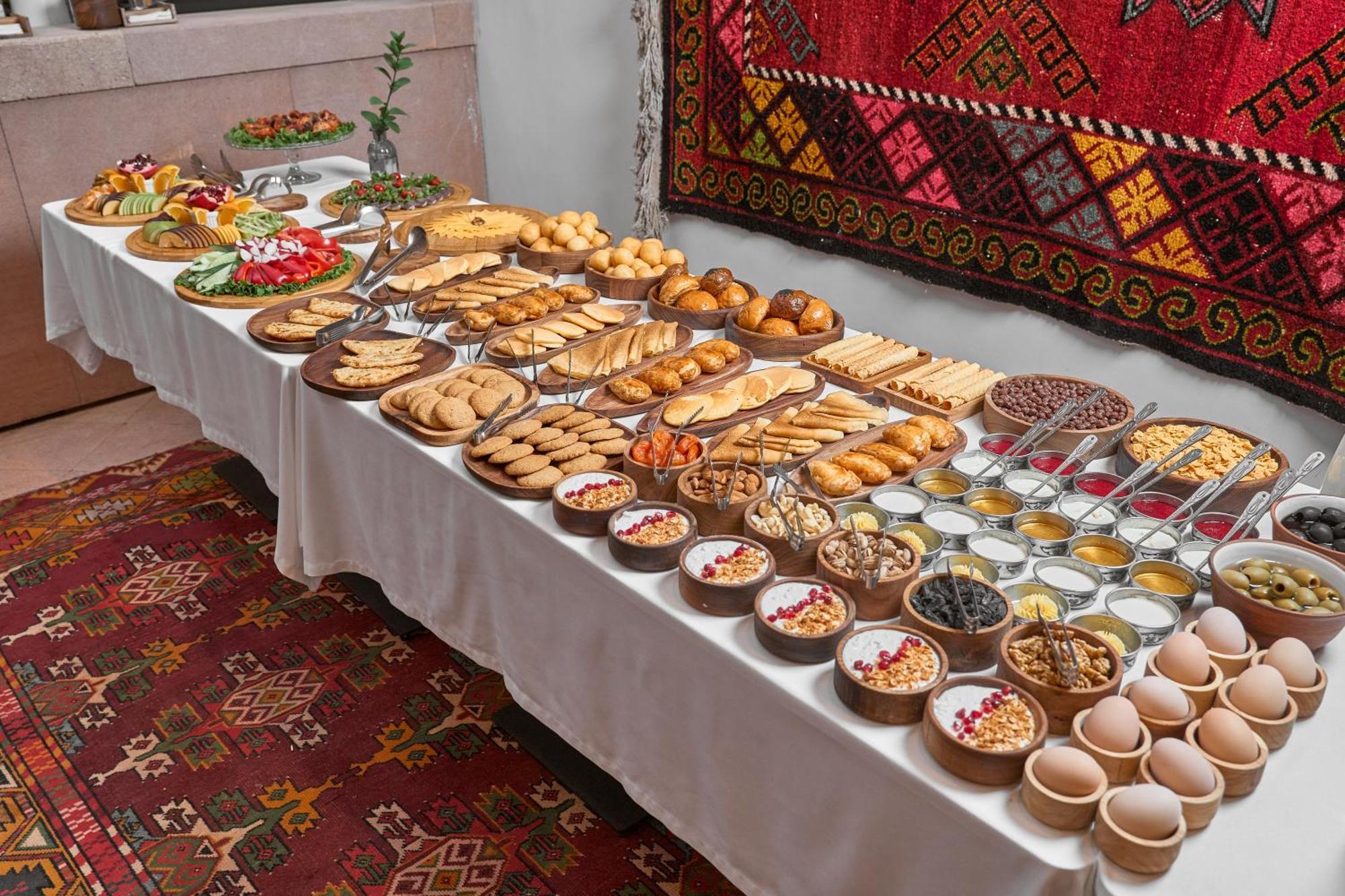 Kainar Hotel Sjymkent Exteriör bild
